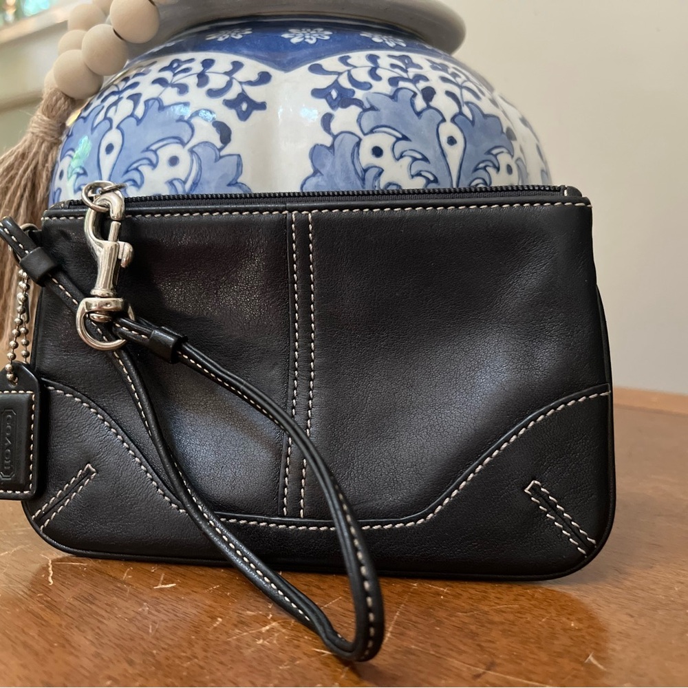 Coach Y2K Black Leather Wristlet – Vintage Style